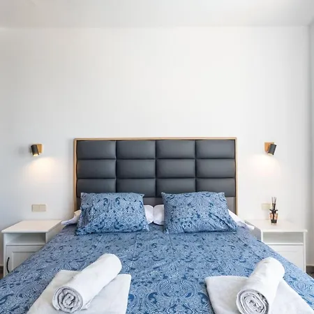 וילה Luxury 3-bedroom With Heated Private Pool - In Marina Rubicon, Playa Blanca, Lanzarote פלאיה בלנקה