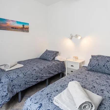 Luxury 3-bedroom With Heated Private Pool - In Marina Rubicon, Playa Blanca, Lanzarote * プラヤ・ブランカ