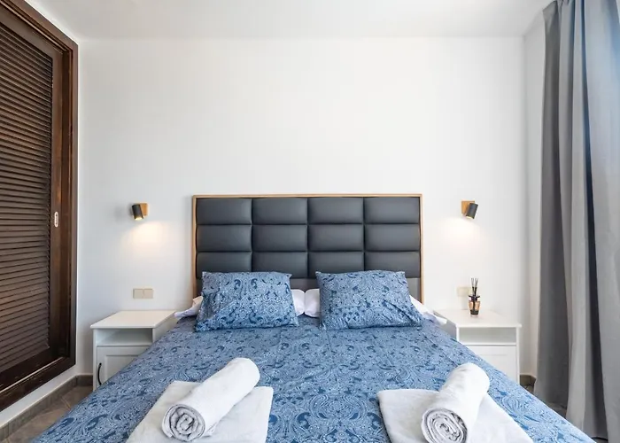 Villa Luxury 3-bedroom With Heated Private Pool - In Marina Rubicon, Playa Blanca, Lanzarote Playa Blanca