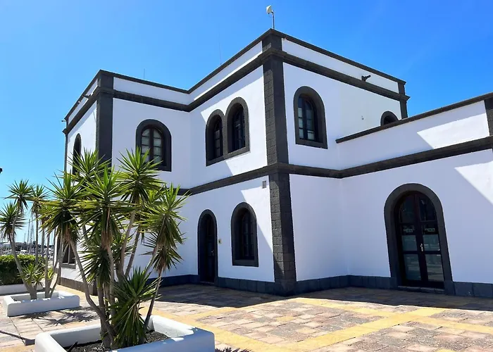 Luxury 3-bedroom With Heated Private Pool - In Marina Rubicon, Playa Blanca, Lanzarote * Playa Blanca