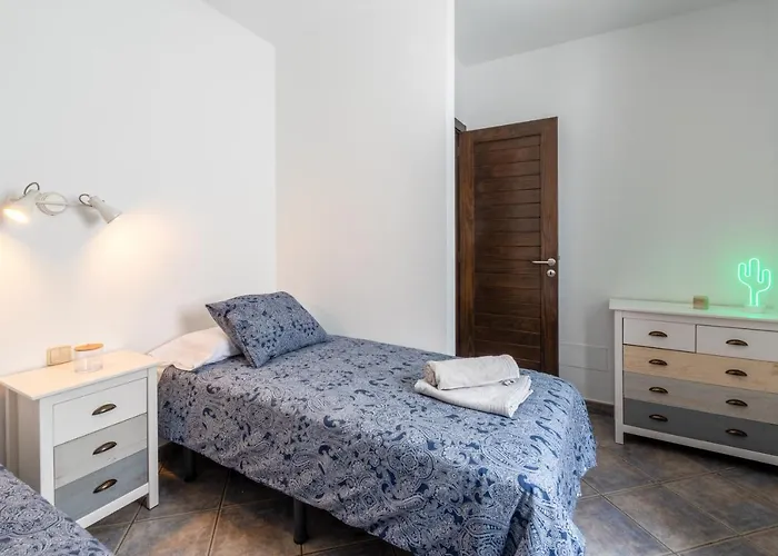 Luxury 3-bedroom With Heated Private Pool - In Marina Rubicon, Playa Blanca, Lanzarote *